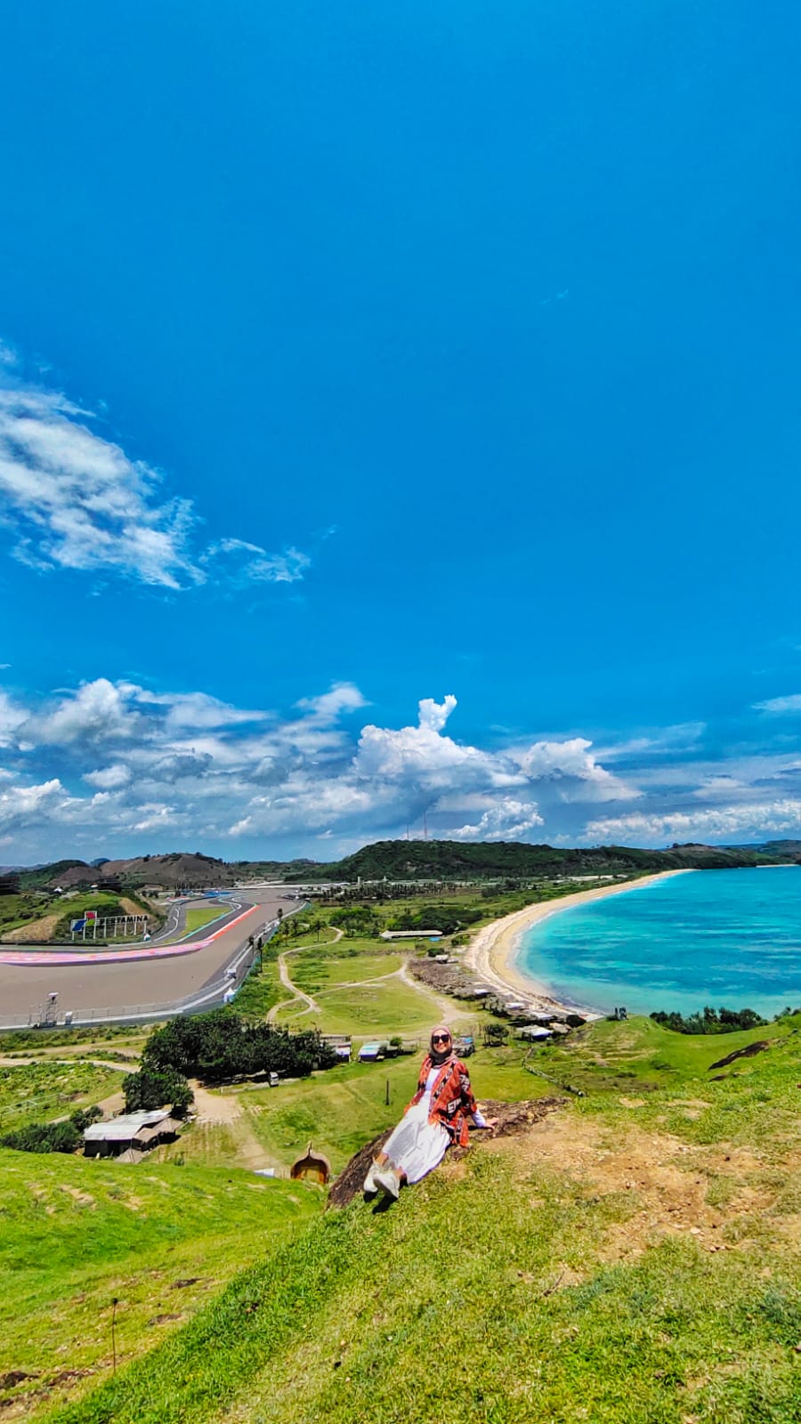 Paket Tour Lombok, dari Kuta Mandalika hingga Sirukuit yang Viral